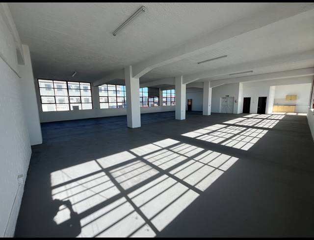 525M² WAREHOUSE TO LET IN PAARDEN EILAND
